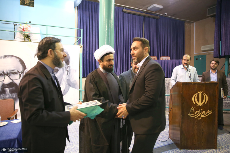 مراسم روز بزرگداشت معلم در حسینیه جماران