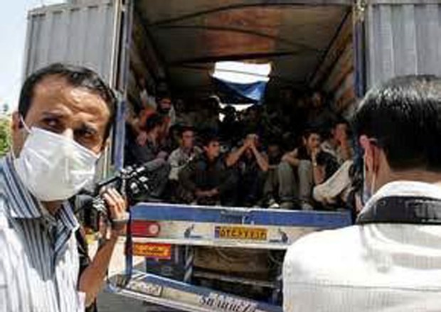 قاچاق شهروندان خارجی غیرمجاز امنیت مهریز را تهدید می کند