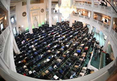 بیش از ۸۰ هزار مسلمان نماز عید فطر را در مسجد جامع مسکو اقامه کردند