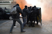 اعتراضات فرانسوی ها علیه لوپن کلید خورد

