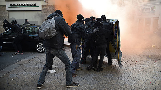اعتراضات فرانسوی ها علیه لوپن کلید خورد


