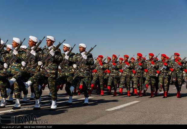 رژه نیروهای مسلح مستقر در کرمان آغاز شد
