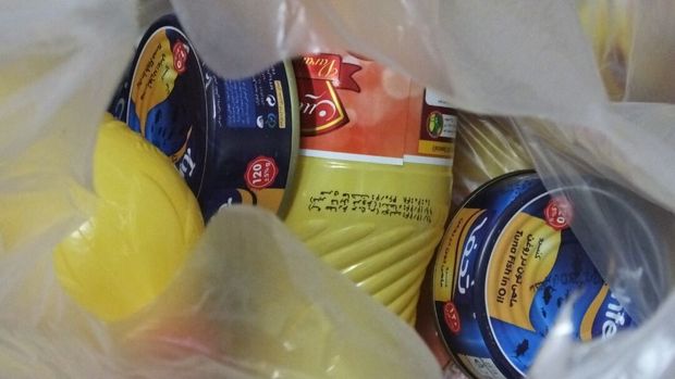 ۳۰۰ بسته غذایی به همت پاسداران و بسیجیان بین نیازمندان ماکو توزیع شد