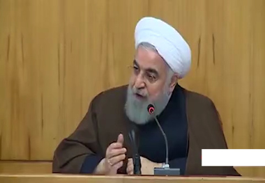 روحانی با کنایه به اقتصاددانان بانک مرکزی: می‌گفتند اگر طلا وارد شود، ارز گران می‌شود، اما نشد
