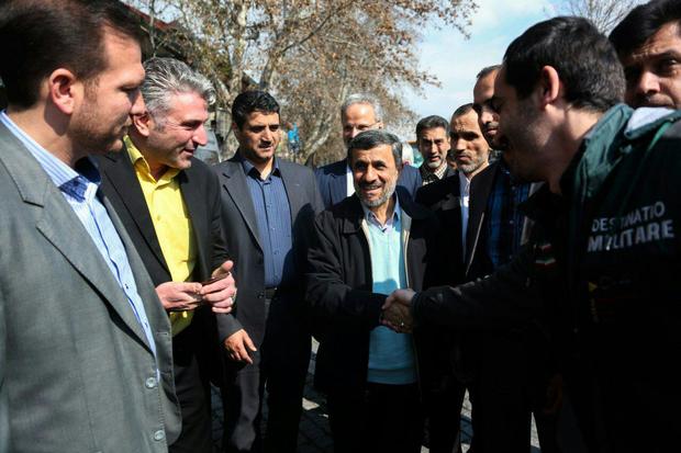 حضور احمدی‌نژاد در بازار تهران + تصاویر
