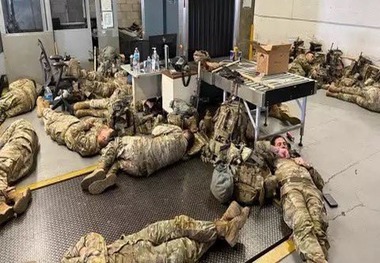 ترامپ سربازانش را بدون آب و غذا و جای خواب گذاشت! + عکس