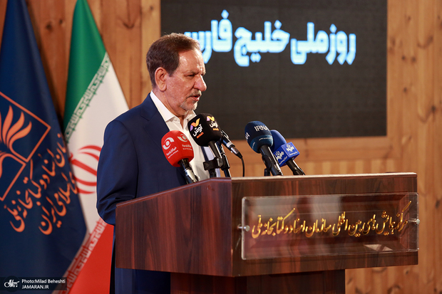 جهانگیری: این جنگ، موجودیت ایران را هدف قرار داده است/ به ظاهر می‌گویند ایران را محاصره دریایی کرده‌ایم؛ کشوری که ۱۵ همسایه دارد و با همه آنها مبادلات وسیع تجاری و ریلی، جاده‌ای دارد، چگونه می‌شود آن را محاصره کرد؟/ بالابردن تاب‌آوری مردم تعیین‌کننده است