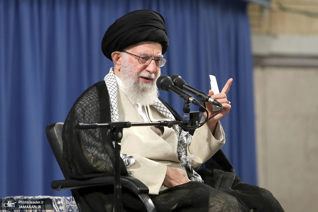 رهبر انقلاب: پیشنهاد مذاکره امریکا یک «فریب» است/  معتقدم با وجود تردید افکنی برخی‌ها، مردم در انتخابات امسال با شور و شوق شرکت می کنند