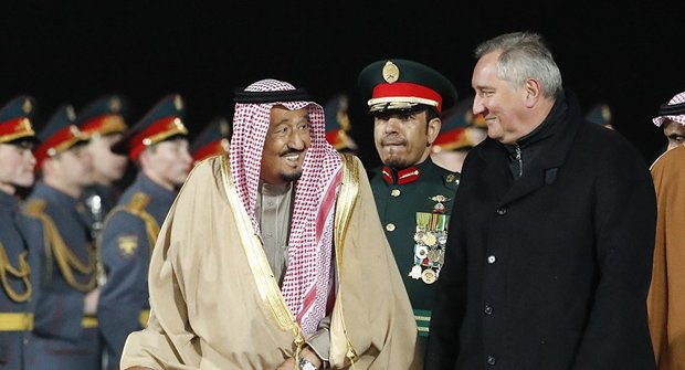 سفر ملک سلمان به روسیه و تأثیر آن بر کاهش تنش عربستان با ایران/ آیا مسکو به ریاض در خروج از بحرانهای سوریه و یمن کمک می کند؟