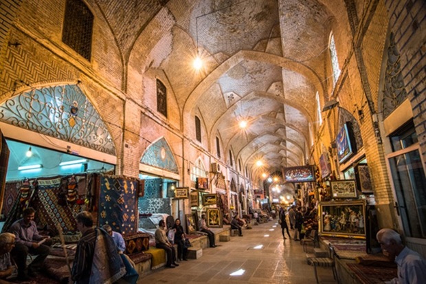 عضو شورای شهر: بازار وکیل شیراز در حال فروریختن است