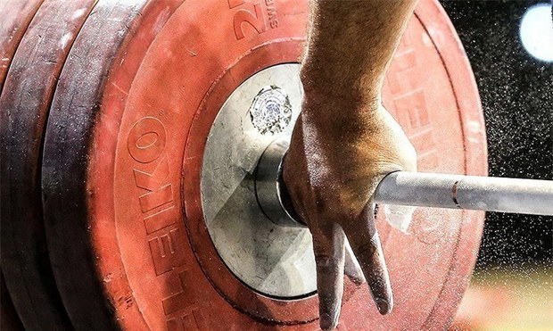 تهران قهرمان رقابت‌های وزنه‌برداری جوانان شد
