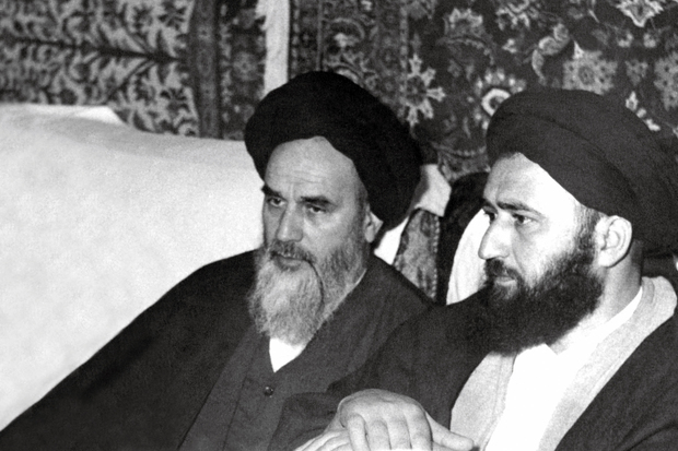 نامه سرگشاده امام خمینی (س) به هویدا