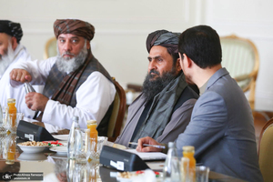 دیدار معاون اقتصادی نخست وزیر حکومت موقت افغانستان با وزیر امور خارجه
