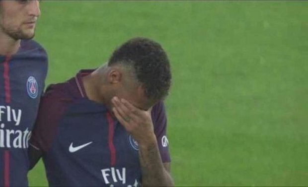 اشک های نیمار برای قربانیان بارسلون+ عکس