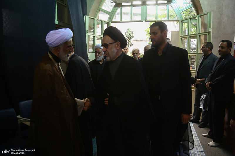 مراسم تشییع آیت الله حسن صانعی (ره) از حسینیه جماران - 3