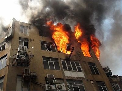 آتش‌سوزی در یک مجتمع مسکونی اهواز به دو کشته و مصدوم