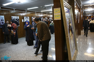 بازدید جمعی از شیعیان کشور هلند و آلمان از بیت امام خمینی در جماران