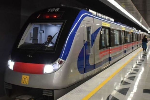 فاصله حرکت قطارهای خط 3 مترو تهران  کاهش یافت