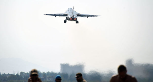 پرواز جنگنده‌های روس بر فراز ناوشکن آمریکایی/ ایالات متحده دومین ناوشکن خود را به منطقه می فرستد