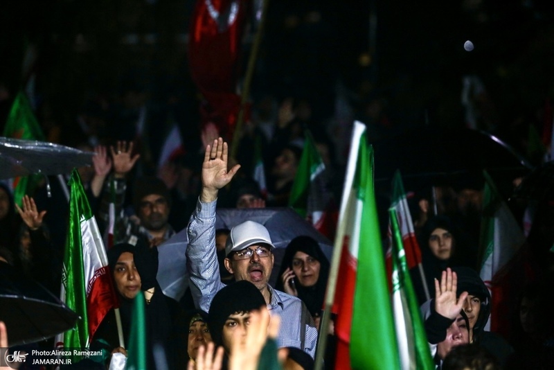 پنجاهمین شب اجتماع پر شور مردم در میدان نماز