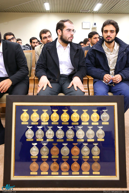 دیدار دانشجویان بسیجی مدال‌آور دانشگاه شریف با رهبر معظم انقلاب 