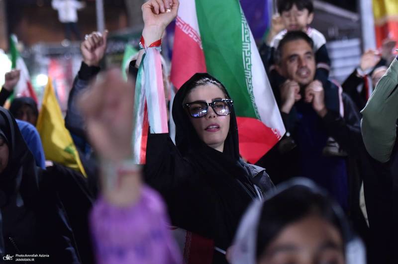 پنجاه و پنجمین شب اجتماع پر شور مردم در میدان جمهوری اسلامی