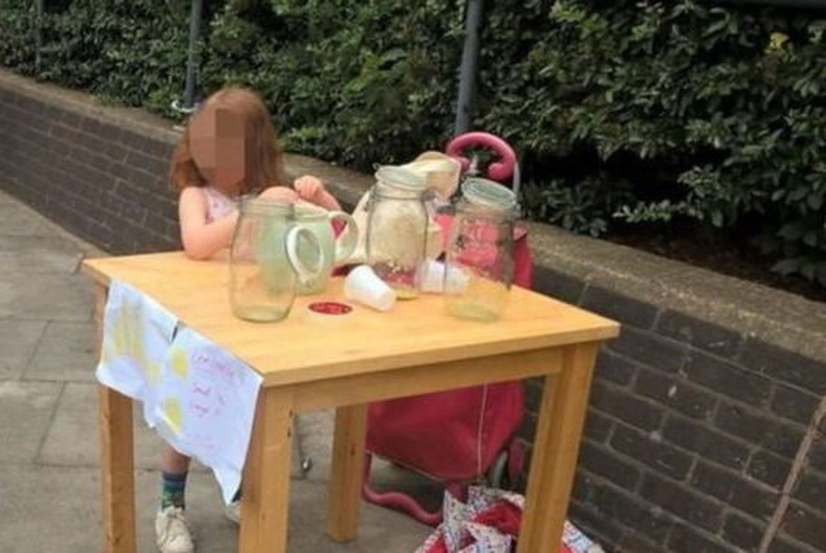 ده‌ها پیشنهاد کار برای دختربچه‌ای که به خاطر فروش لیموناد جریمه شد