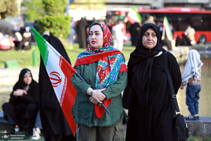 راهپیمایی دختران «جان‌فدای ایران» -۱