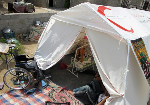 انتقال خانوارهای مستقر در چادرهای امدادی به مکان‌های اسکان موقت تا پایان هفته