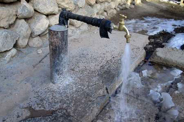 انشعاب غیرمجاز در سه شهر سنندج، بانه و مریوان  هدر رفت سالانه ۴.۶ میلیون مترمکعب آب