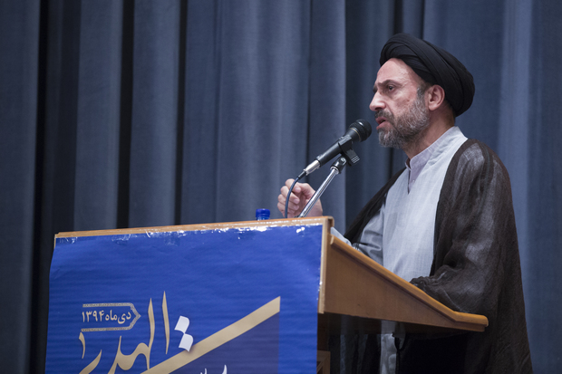 سیدحسن اسلامی: پژوهش گری به معنای نوشتن در جزایری پراکنده نیست