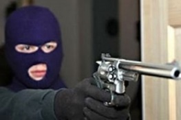 سرقت مسلحانه از بانک انصار در کاشان تنها برای ۲۳ میلیون تومان!