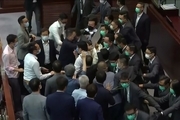کتک کاری نمایندگان مجلس هنگ کنگ در صحن علنی