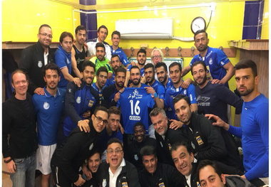 برد استقلالی‌ها تقدیم به مهدی قائدی شد+ عکس
