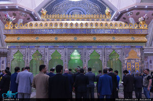 ادای احترام وزیر کشور عراق به مقام شامخ حضرت امام 