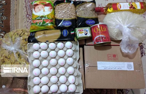 نیکوکاران جهرمی بسته‌های غذایی به نیازمندان اهدا کردند