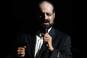 محمد اصفهانی روی صحنه می رود
