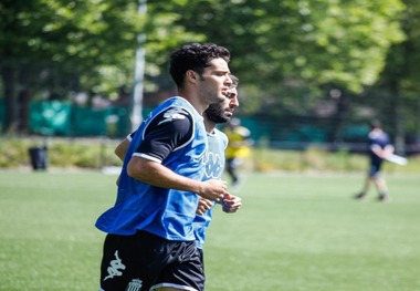 نورافکن و تماشای بازی ها از روی سکو

