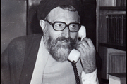 امام خمینی: یک مرد صالحى را به صورت یک دیکتاتور درآوردند