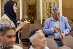 مراسم بزرگداشت ارتحال امام خمینی (ره) در کنیسه یوسف آباد