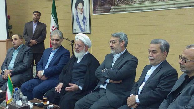 وزیر کشور با امام جمعه یزد دیدار کرد