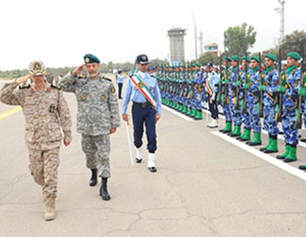 رئیس ستادکل نیروهای مسلح از پایگاه دزفول بازدید کرد