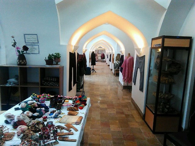 نمایشگاه لباس‌های بومی و سنتی در بیرجند گشایش یافت