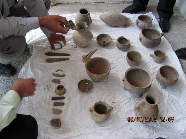 کشف اشیاء عتیقه 3000 ساله در شهر شیراز