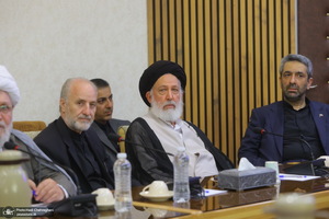 سفر رئیس جمهوری به قم و دیدار با مراجع و علما -2