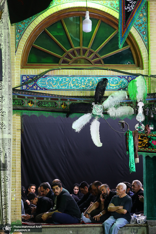 آیین سنتی نخل گردانی و عزاداری ظهر عاشورا در تکیه بزرگ تجریش