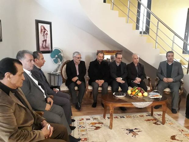 استاندار تهران با خانواده شهیده اولادی از شهدای سانحه هوایی دیدار کرد