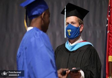 ​برگزاری جشن فارغ‌ التحصیلی با کمک رُبات ‌ها به دلیل کرونا+ عکس
