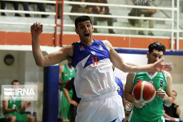 تیم بسکتبال آویژه صنعت مشهد تیم اکسون تهران را مغلوب کرد