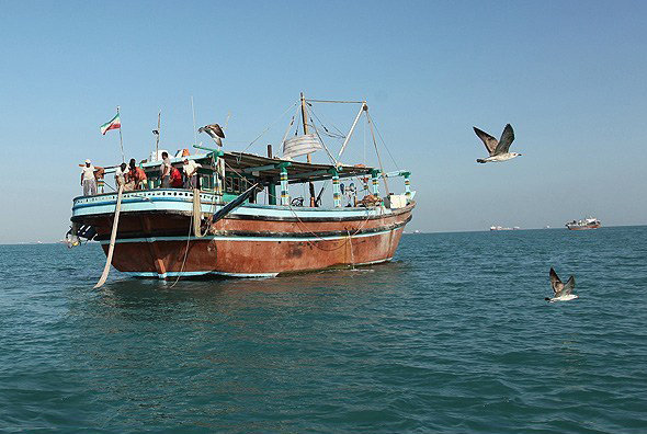 نجات شناور حادثه دیده در مسیر شارجه امارات به بندر گناوه